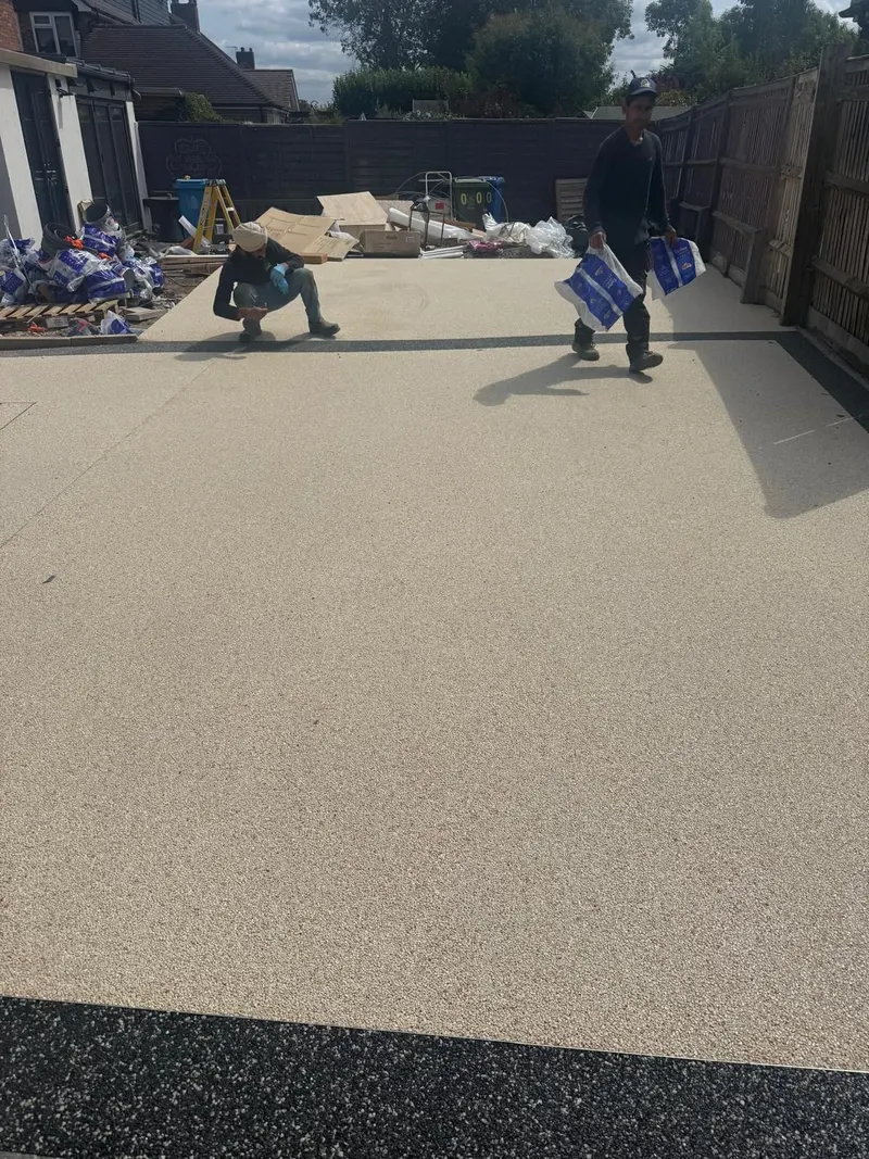 Team laying a resin bound driveway